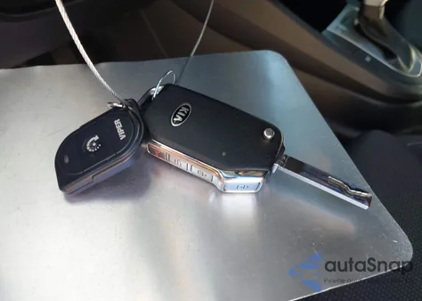 2021 Kia Forte Lxs z USA, uszkodzony, nr VIN 3KPF24AD8ME373412